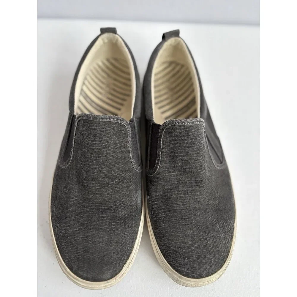 Taos Men's Size 10 Gray Canvas‎ Slip on Flat White Bottom Casual Shoes